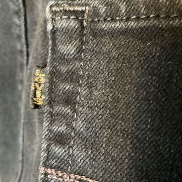 Black Levi’s Mid Rise Skinny jeans - Picture 6 of 8